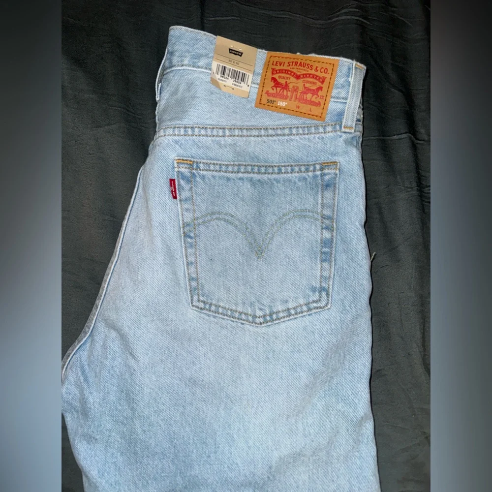 Levis questions leave